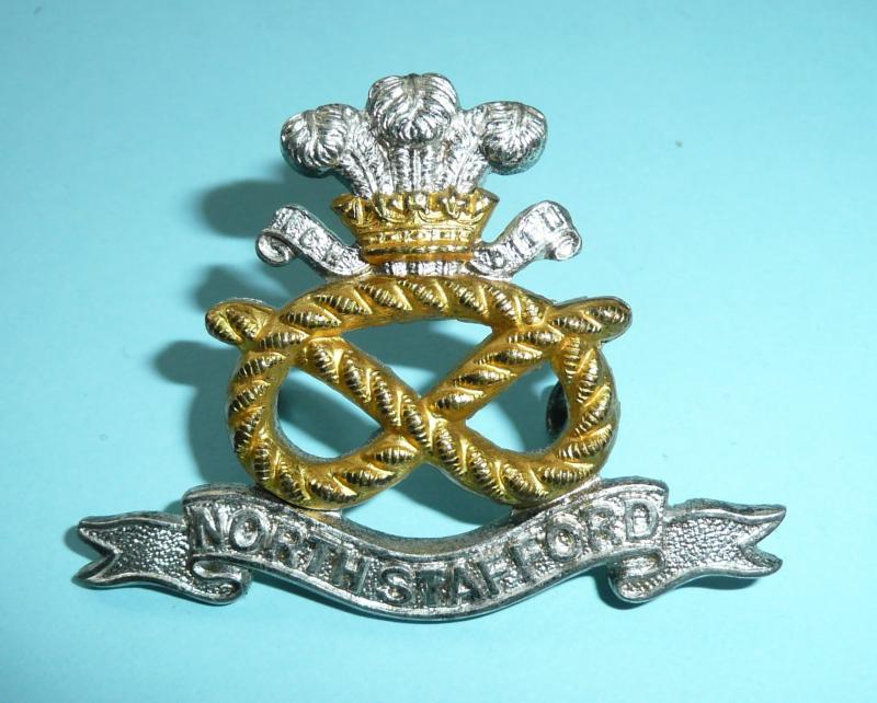 The Prince of Wales's North Staffordshire Regiment Officer's Gilt & Silver Plated Cap Badge - Gaunt