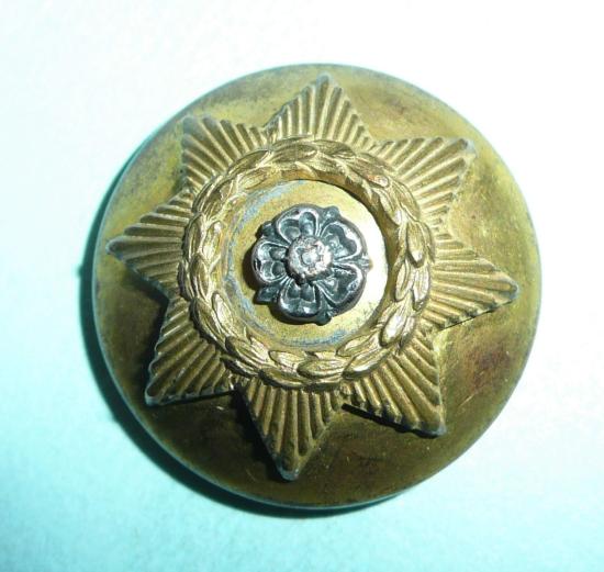 The East Yorkshire Regiment Large Officers Gilt & Silver Plated Button ( 15th Foot)