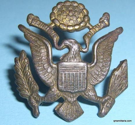 WW2 United States Army Officers Visor Cap Badge (small pattern)