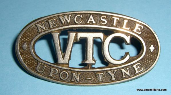 Scarce WW1 Newcastle - upon - Tyne VTC White metal shoulder title