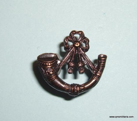 Small Bronze Light Infantry Stringed Bugle Collar Badge