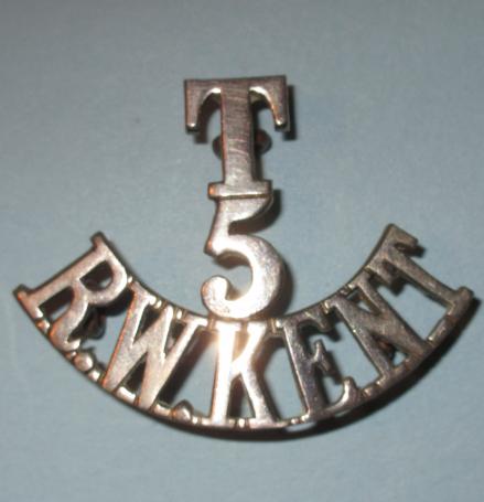 T5 R W KENT Royal West Kent Regiment White Metal One Piece Shoulder Title