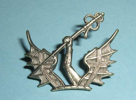 Honourable Artillery Company ( HAC )  White Metal Beret Cap Badge