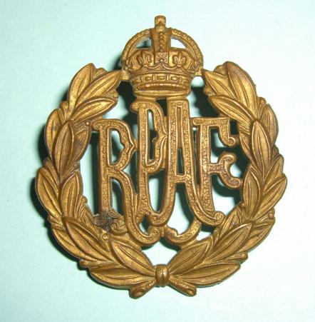 Royal Pakistan Air Force ( RPAF ) Gilding Metal Cap Badge, 1947 - 1950 only