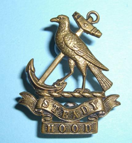 WW1 RND Royal Naval Division - Hood Battalion Brass Cap Badge  - Gaunt Tablet