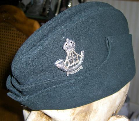 Scarce Durham Light Infantry ( DLI ) Territorial Battalion Officer 's Side Cap and Silver Plated South Africa Scroll Cap Badge