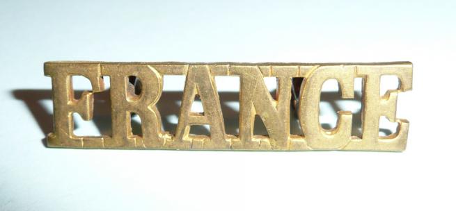 FRANCE - WW2 Free French Small Gilt Brass Shoulder Title