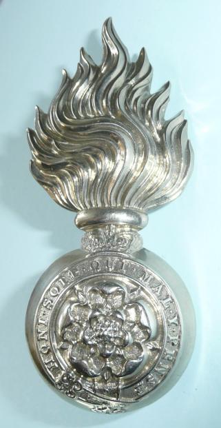 Victorian Volunteer Battalion Royal Fusiliers White Metal Fur Skin Cap Grenade Badge