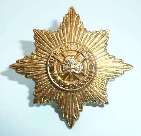 Irish Guards aa gold coloured cap badge star