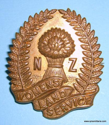 WW2 Era New Zealand ( NZ ) Home Front Womens Land Service Brass Cap / Blouse Pin Badge