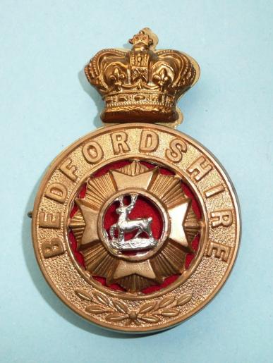 The Bedfordshire Regiment Bi-Metal Glengarry Badge / Helmet Plate Centre (HPC) with QVC Crown and Brass Backing Plate