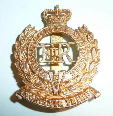 Singapore Royal Engineers Volunteers QEII Issue Other Ranks Gilding Metal Cap Badge, 1953- 1963