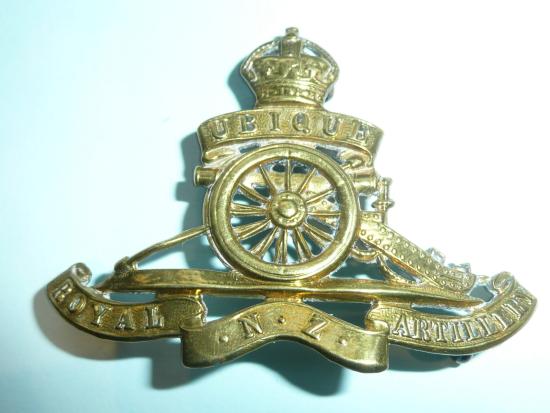 WW1 / WW2 Royal New Zealand Artillery Large Pattern Brass Cap Badge