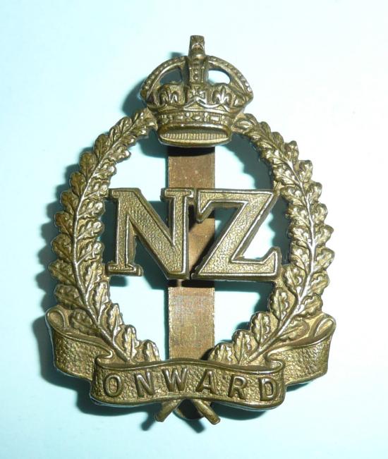 WW1 New Zealand Expeditionary Force Onward Cap Badge - British Section (oakleaf frame)