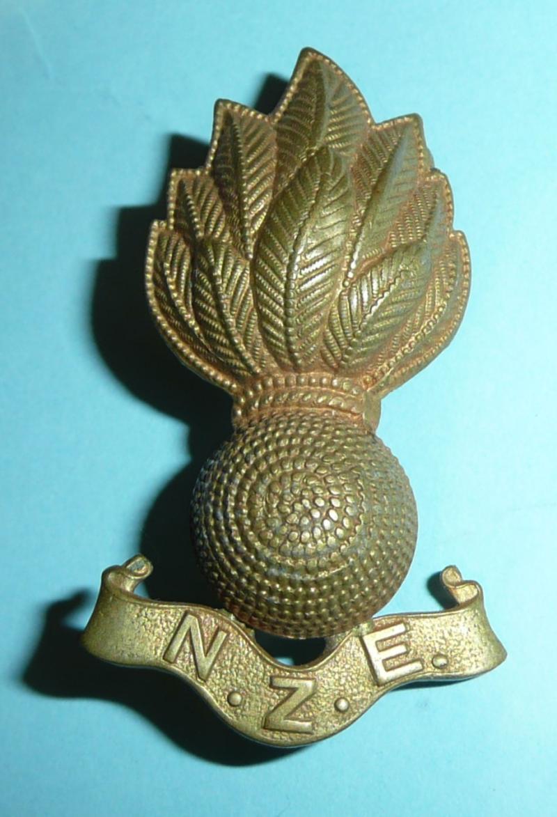 WW2 New Zealand Engineers (NZE) Gilt Brass Grenade Collar Badge
