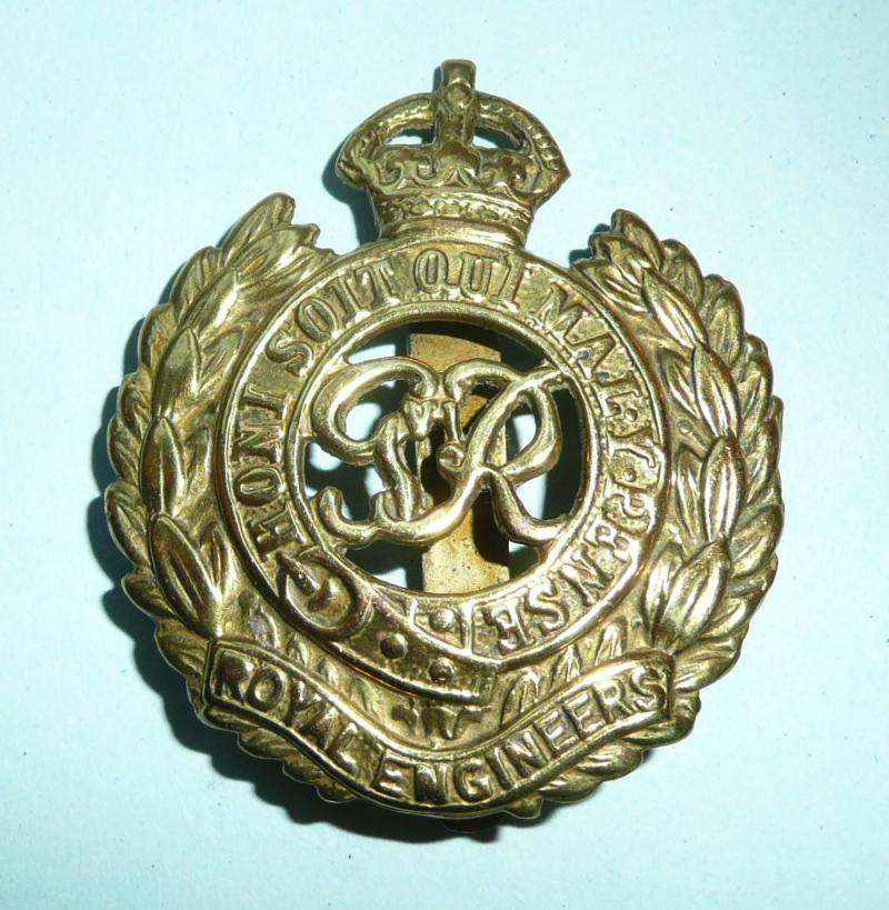 RE Royal Engineers GVI Cypher Brass Gilding Metal Cap Badge