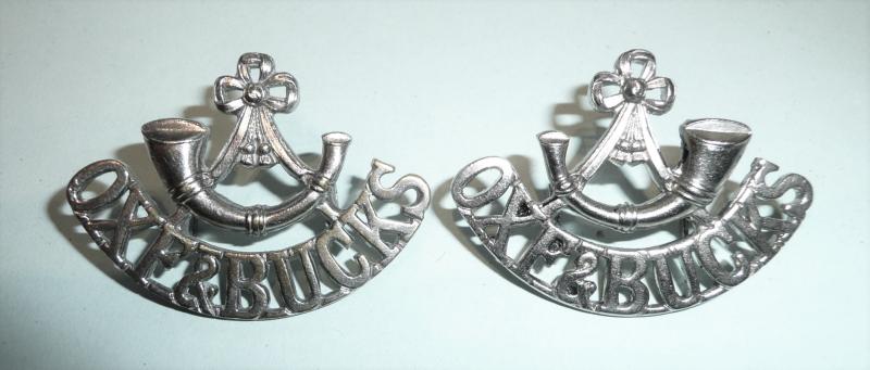 Oxf & Bucks Pair of Other Ranks Chromed One Piece Shoulder Titles