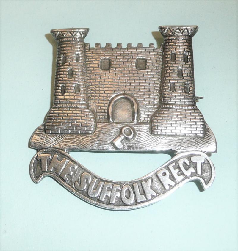 Suffolk Regiment Victorian / Edwardian Indian 'Officers' Mess' Servants / Orderlies Headdress Badge