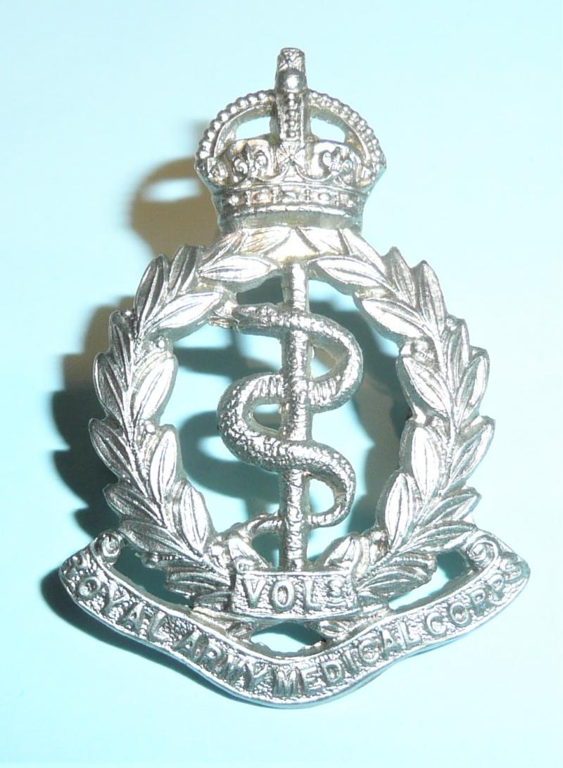 Royal Canadian Army Medical Corps King's Crown Cap Badge - Hero