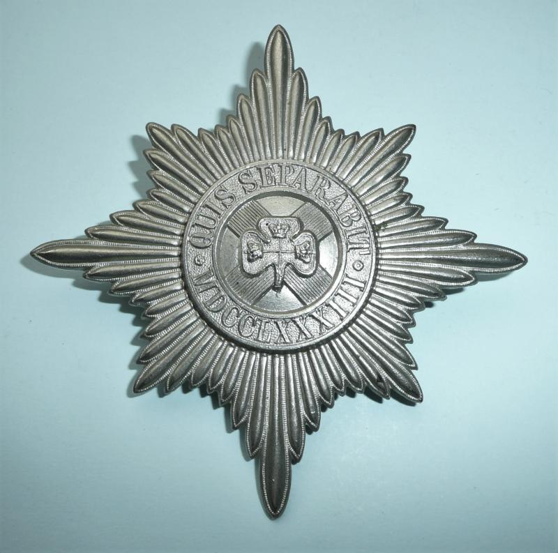 The Irish Guards Pipers White Metal Caubeen Badge Star