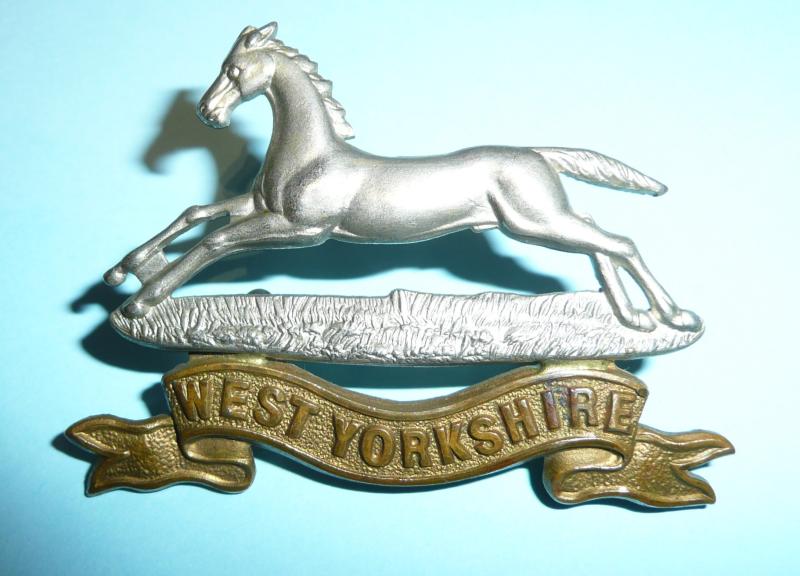 The West Yorkshire Regiment Victorian / EDVII Issue Other Ranks Bi-Metal Cap Badge