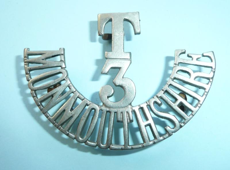 T / 3 / Monmouthshire White Metal 'Walking Out' One Piece Shoulder Title