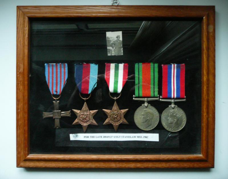 WW2 Poland - Framed Medals to a Polish Soldier - MOL PRC (Polish Resettlement Corps)