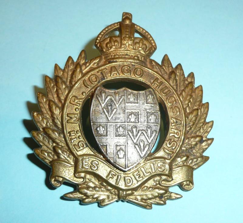 WW1 New Zealand (NZ) 5th Mounted Rifles (Otago Hussars) Bi-Metal 2nd Pattern Cap Badge