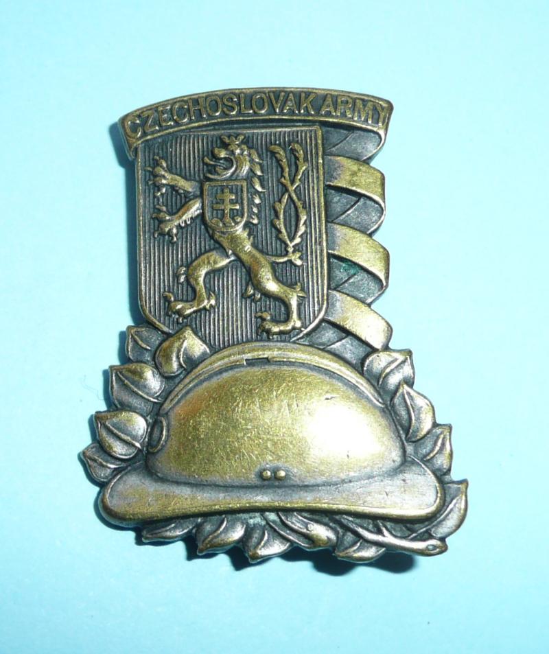 WW2 Free Czechoslovak Army badge by English maker H.W.Miller