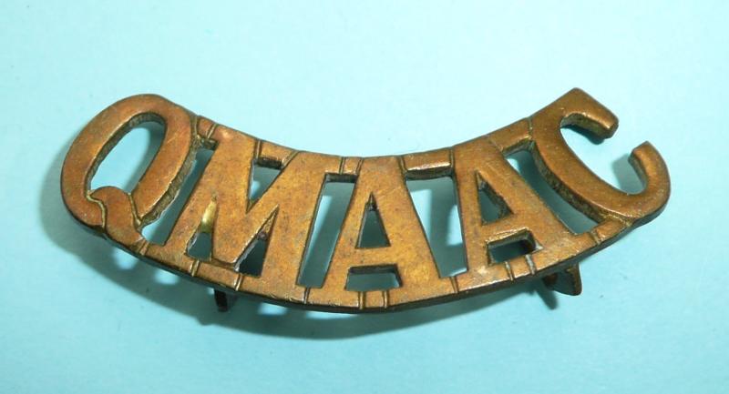 WW1 QMAAC (Queen Mary's Army Auxiliary Corps) Brass Shoulder Title - 2nd Pattern