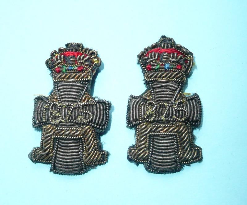 Green Howards (Alexandra Princess of Wales's Own ( Yorkshire Regiment)) Officers Mess Dress Matched Pair of Bullion Collar Badges