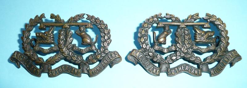 Argyll & Sutherland Highlanders (A&SH) Officer's Bronze OSD Facing & Matched Collar Badges - Cats Tail Up