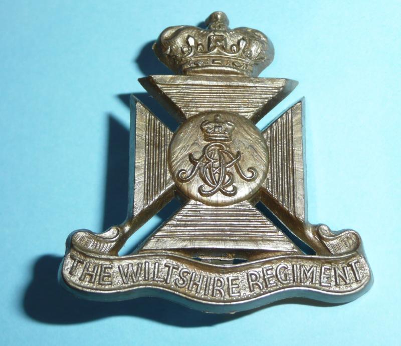 Wiltshire Regiment Regiment Grey Plastic Bakelite Economy Cap Badge