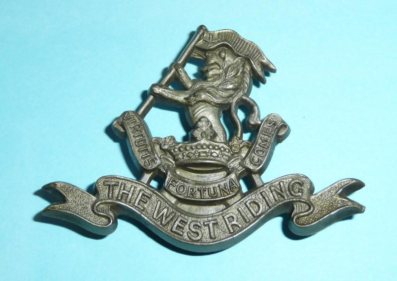 Duke of Wellington's (West Riding) Regiment Grey Plastic Bakelite Economy Cap Badge