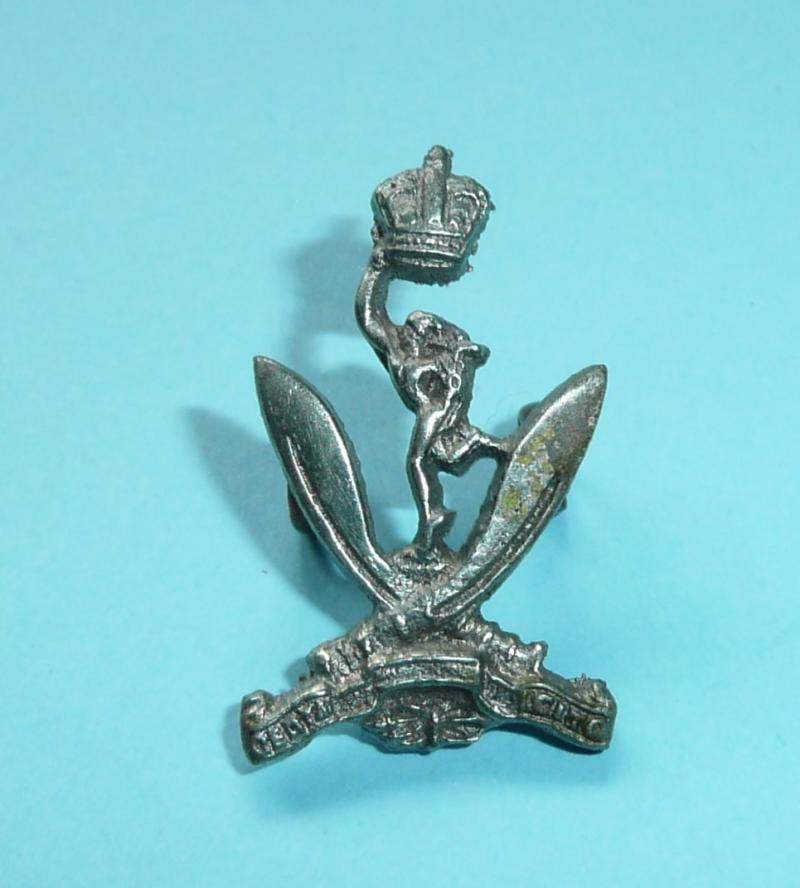 Queen's Gurkha Signals Cast White Metal Collar Badge