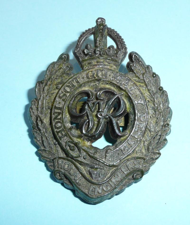 WW2 Royal Engineers Plastic Bakelite Economy Cap Badge