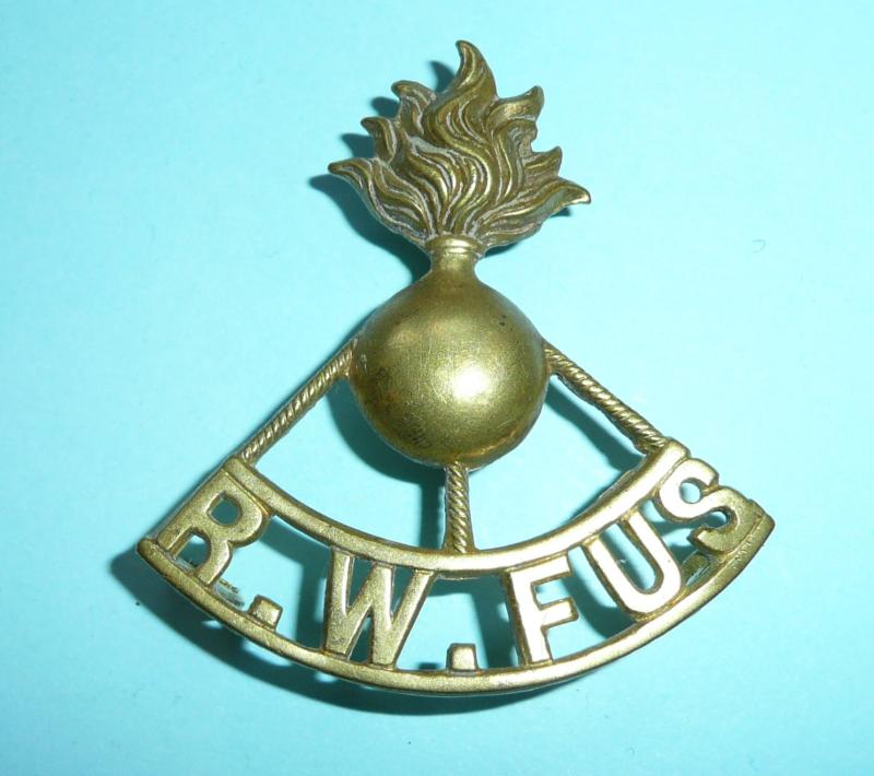 2nd Battalion Royal Welsh Fusiliers (RWF) One Piece Gilding Metal Brass Shoulder Title