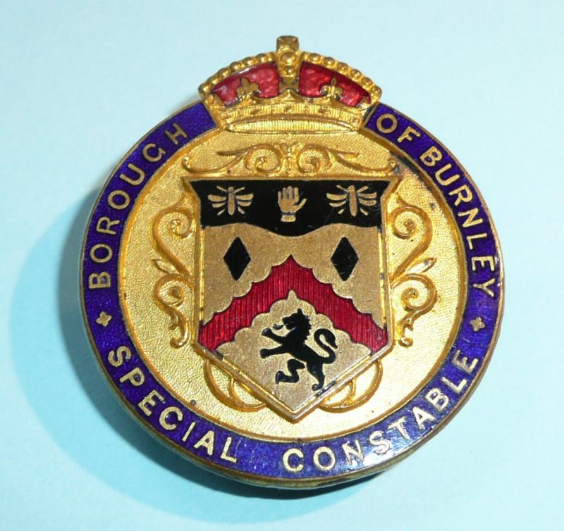 WW1 Borough of Burnley Special Constable Constabulary Police Gilt and Enamel Mufti Buttonhole Lapel Badge - Blue Outer Ring