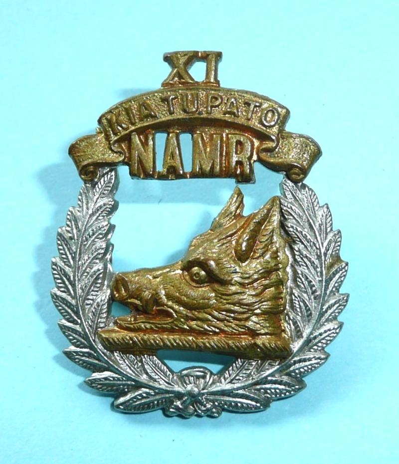 WW1 New Zealand - 11th (North Auckland) Mounted Rifles Bi Metal Cap / Left Facing Collar Badge