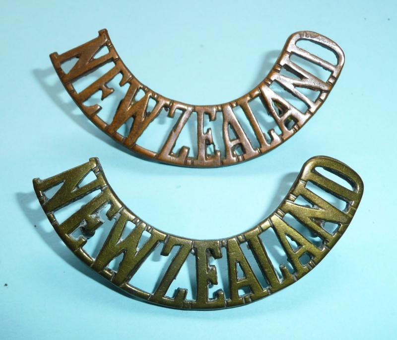 WW1 New Zealand Pair of Curved Brass Shoulder Titles - Gaunt