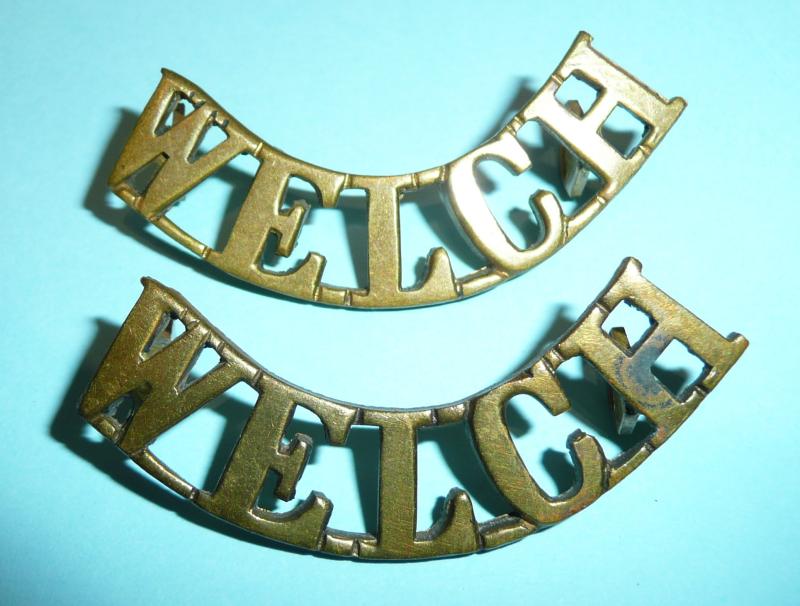 Welch Regiment Other Ranks Matched Pair of Brass Shoulder Titles