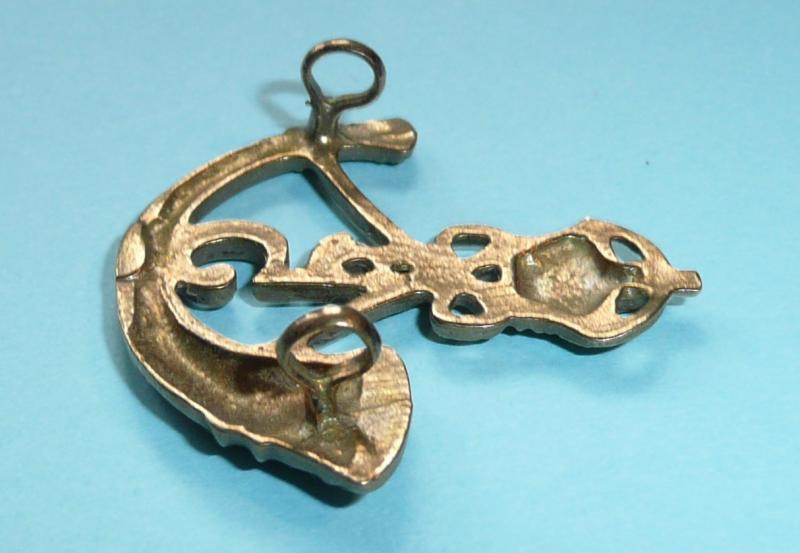 Indian Army - 5th Mahratta Light Infantry Small Cast Gilt Brass Metal Cap Badge