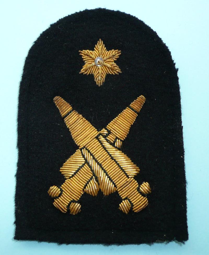 British Royal Navy Rating No 1 Dress Gold Bullion Wire Embroidered Arm Trade Badge - Missileman (Crossed Missiles) + 1 Star
