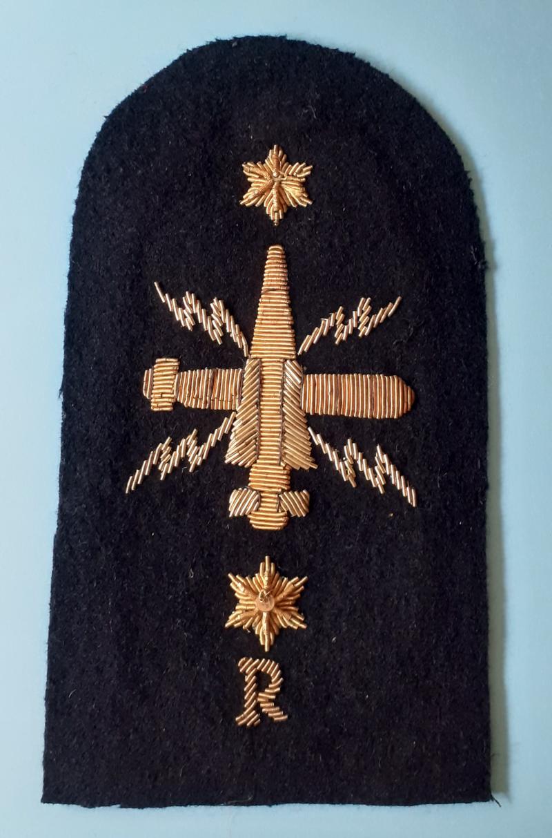 British Royal Navy Rating No 1 Dress Gold Bullion Wire Embroidered Arm Trade Badge - Weapons Engineer Radio + Two Stars