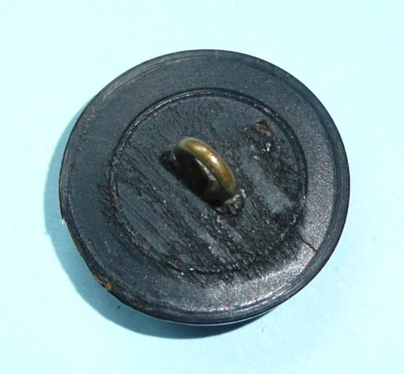 The 9th County of London Battalion ( Queen Victoria's Rifles ) Officer's Composite Black Large Pattern Button, King's Crown