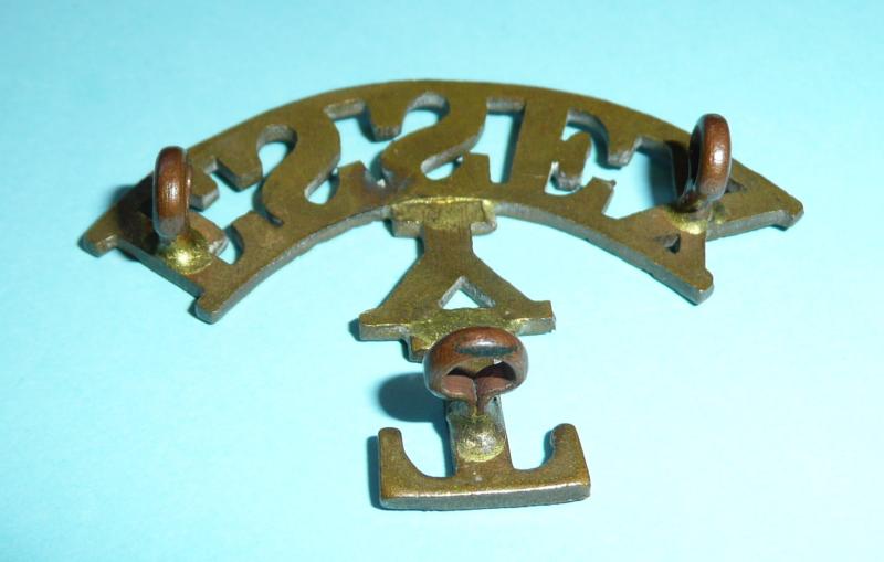 T / Y / Essex (The Essex Yeomanry) One Piece Brass Shoulder Title - Variant 2
