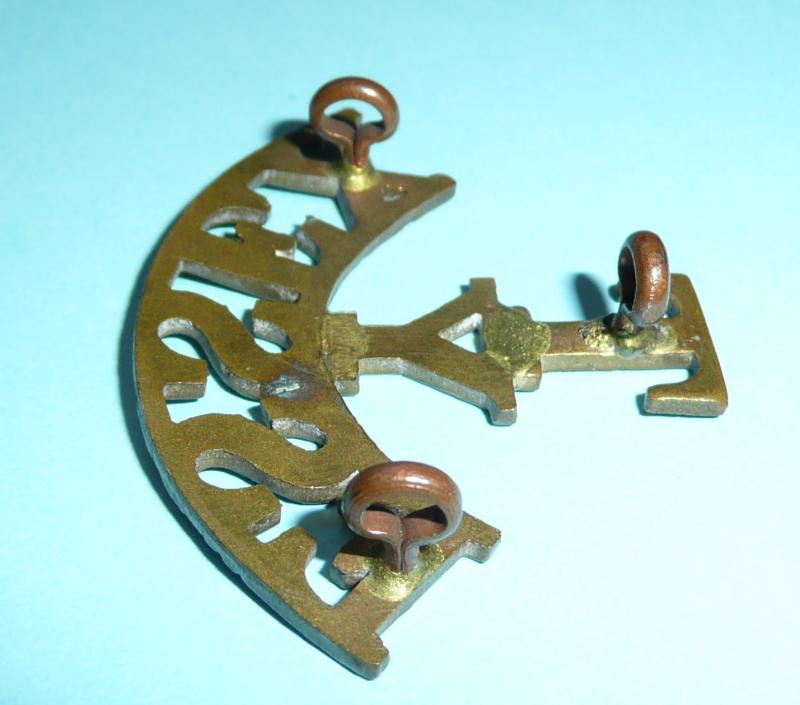 T / Y / Essex (The Essex Yeomanry) One Piece Brass Shoulder Title - Variant 2
