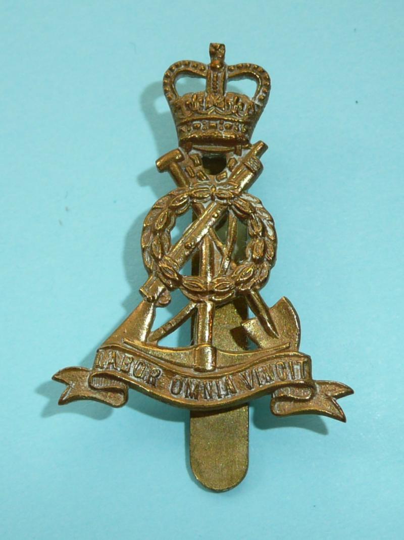 Royal Pioneer Corps (RPC) Brass Beret Badge, ERII issue