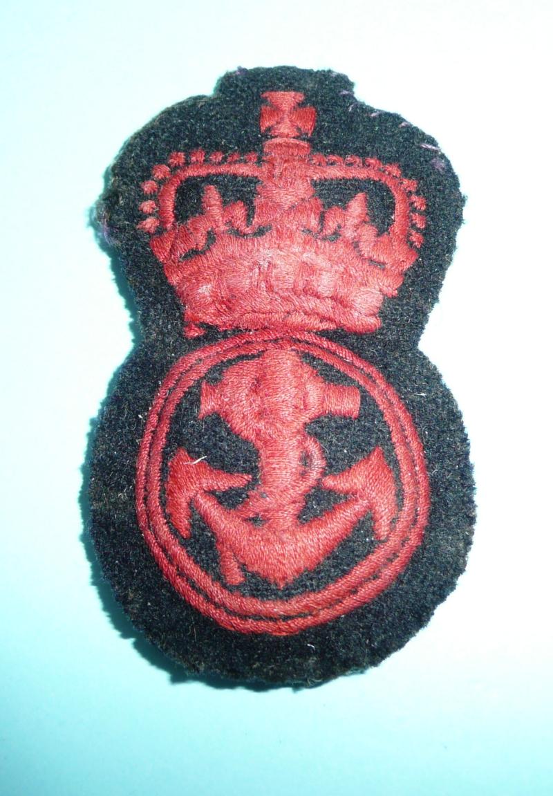 British Royal Navy RN Leading Seaman Embroidered Cloth Beret Cap Badge - Queen's Crown