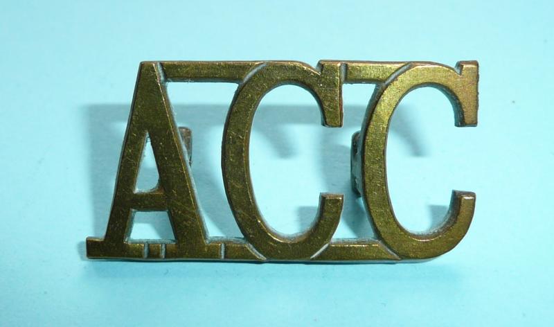 WW2 - ACC Army Catering Corps Brass Shoulder Title